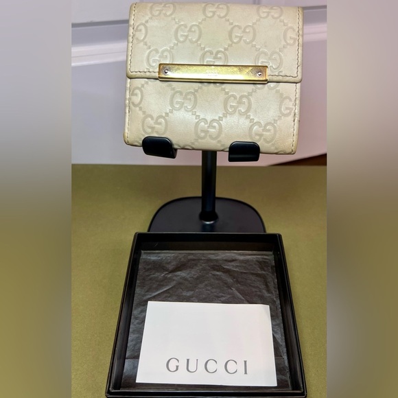 Gucci Beige Monogram Wallet - GUC - Picture 3 of 11